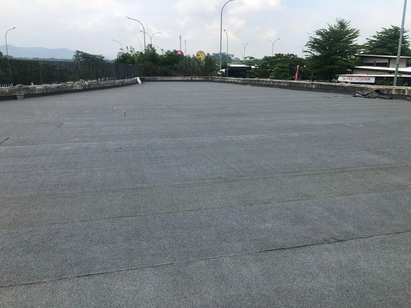 Hasil pemasangan membrane di area terbuka — solusi kebocoran Surya Waterproofing